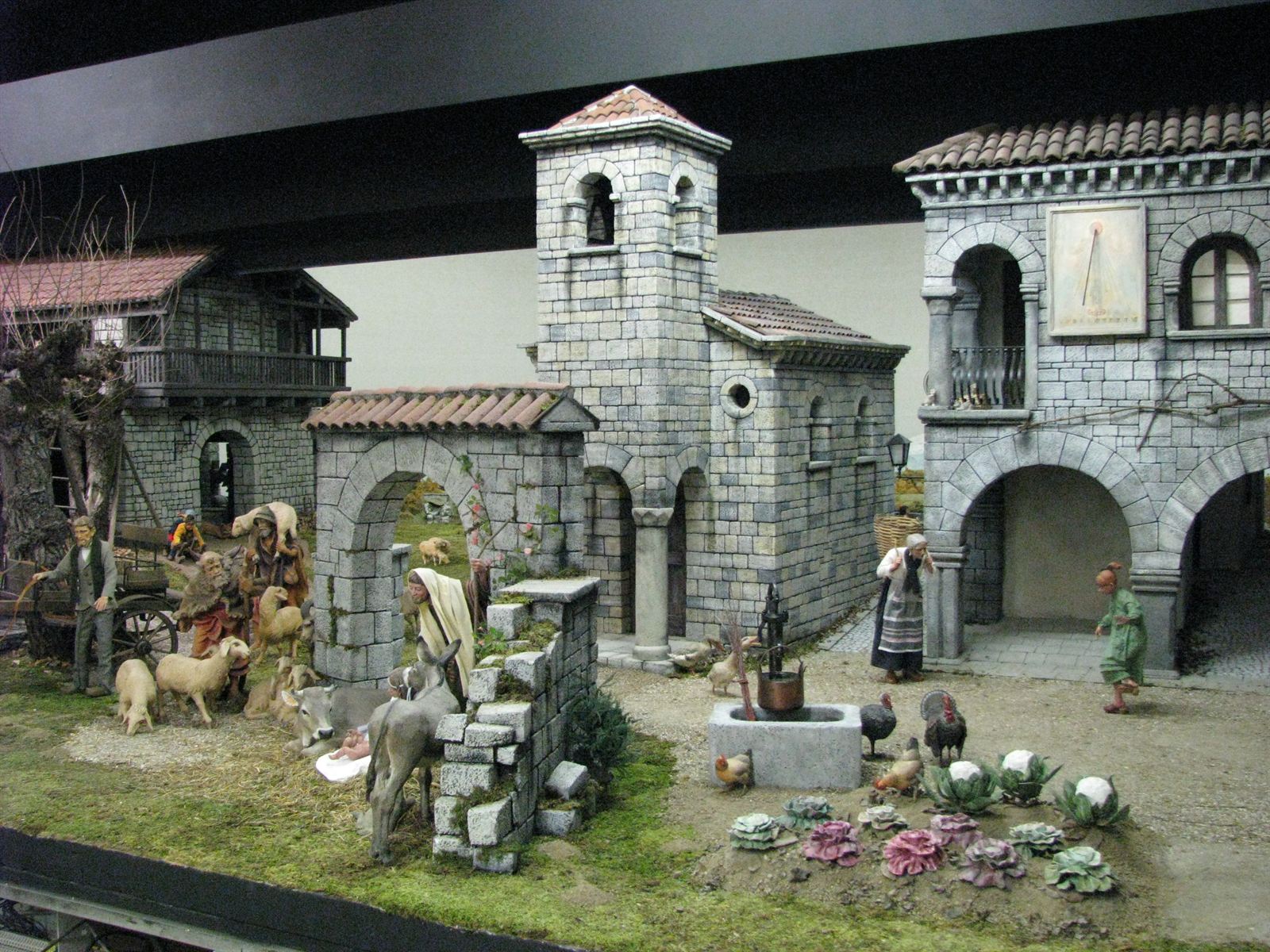 Presepio dei Frati, Natale 2006: Il borgo di pietra ai piedi dei monti, foto 1